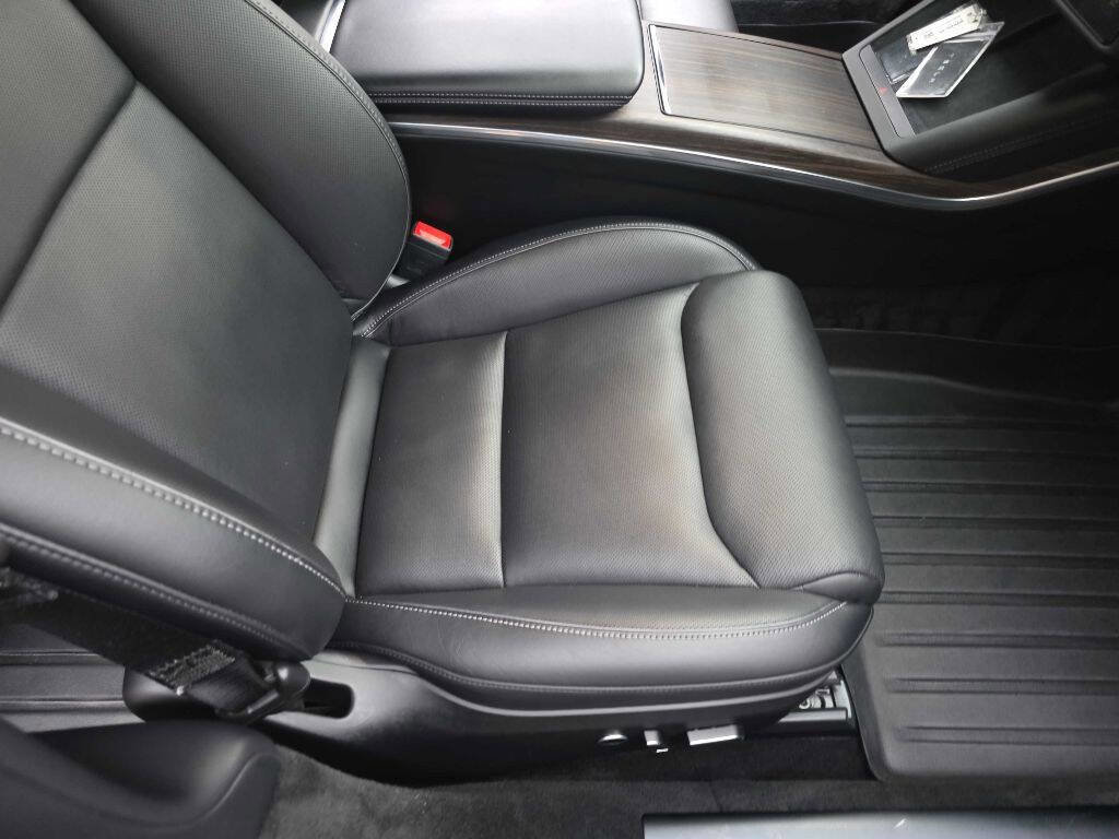 Used 2021 Tesla Model S Plaid image 19