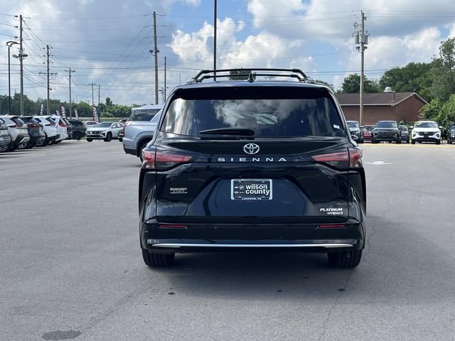 Used 2022 Toyota Sienna Platinum FWD image 6