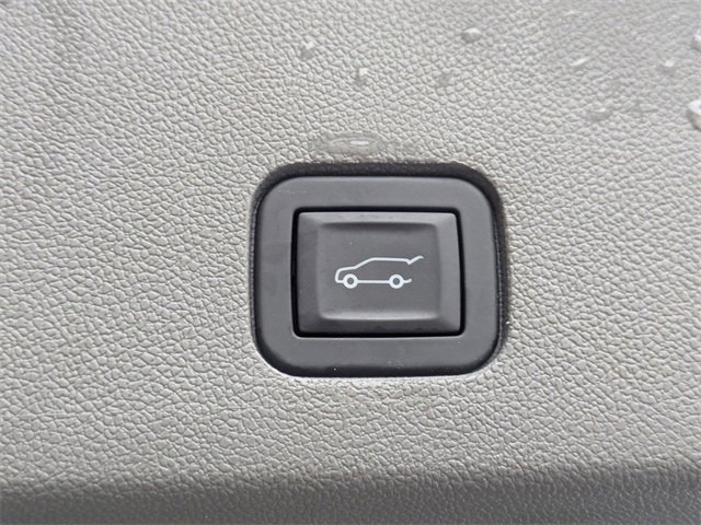 Used 2025 Cadillac XT6 Premium Luxury image 32