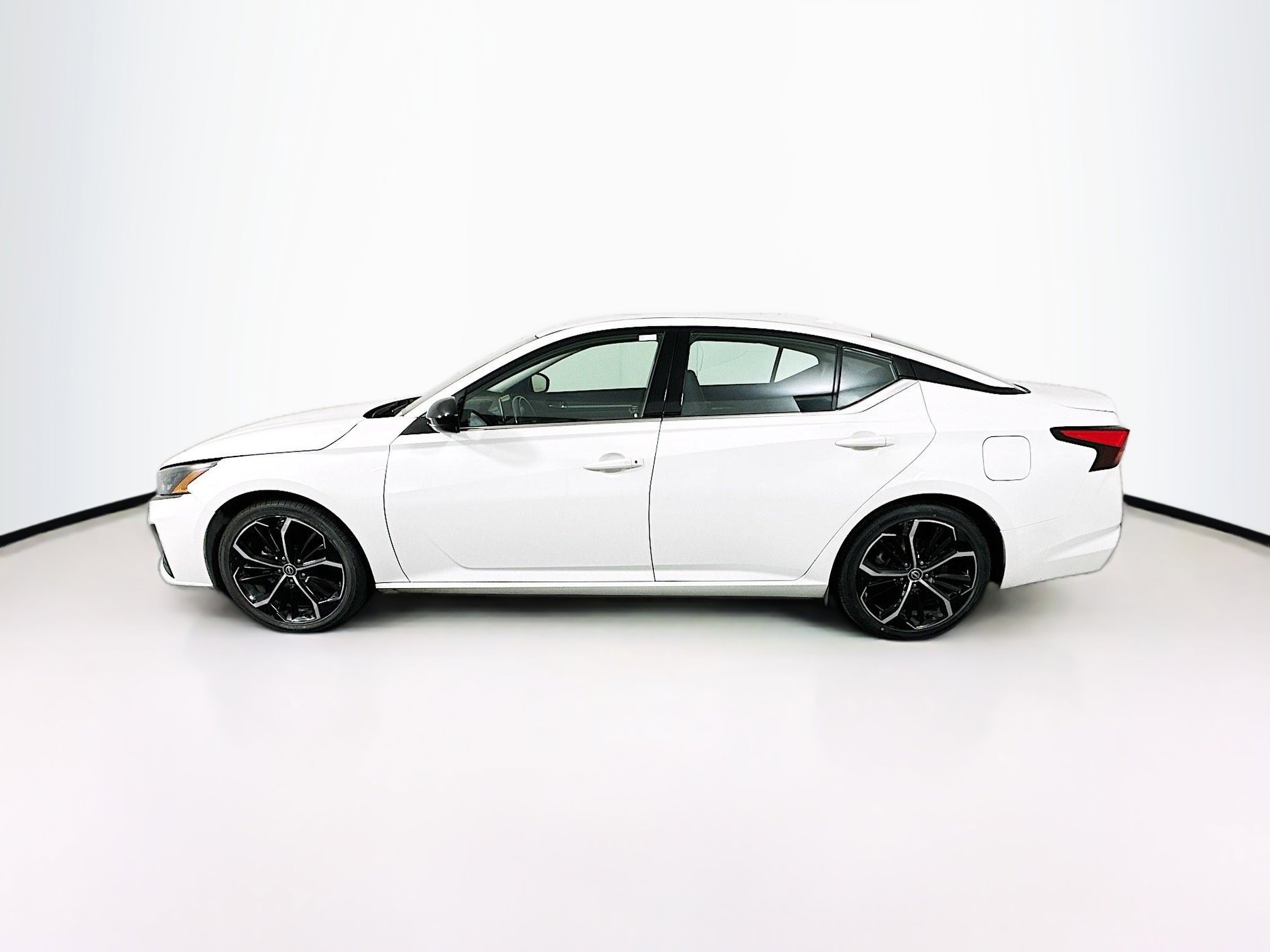 Used 2024 Nissan Altima 2.5 SR image 4