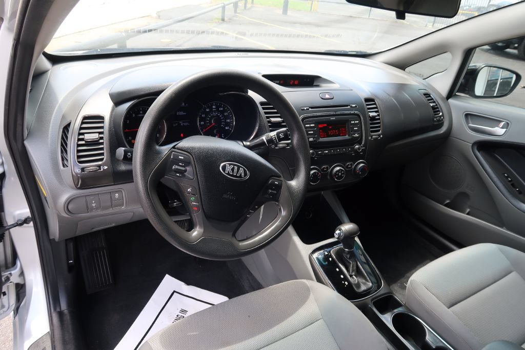Used 2017 Kia Forte LX FWD image 6