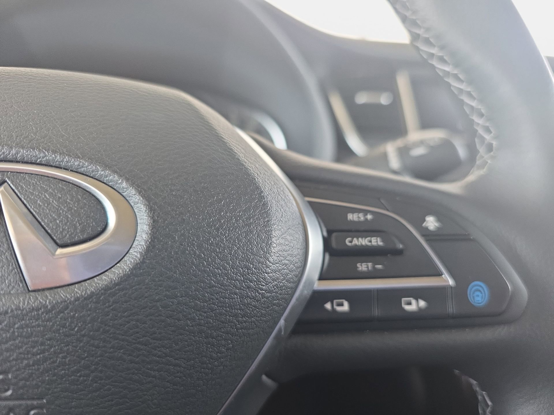 Certified 2025 INFINITI QX50 Luxe image 18