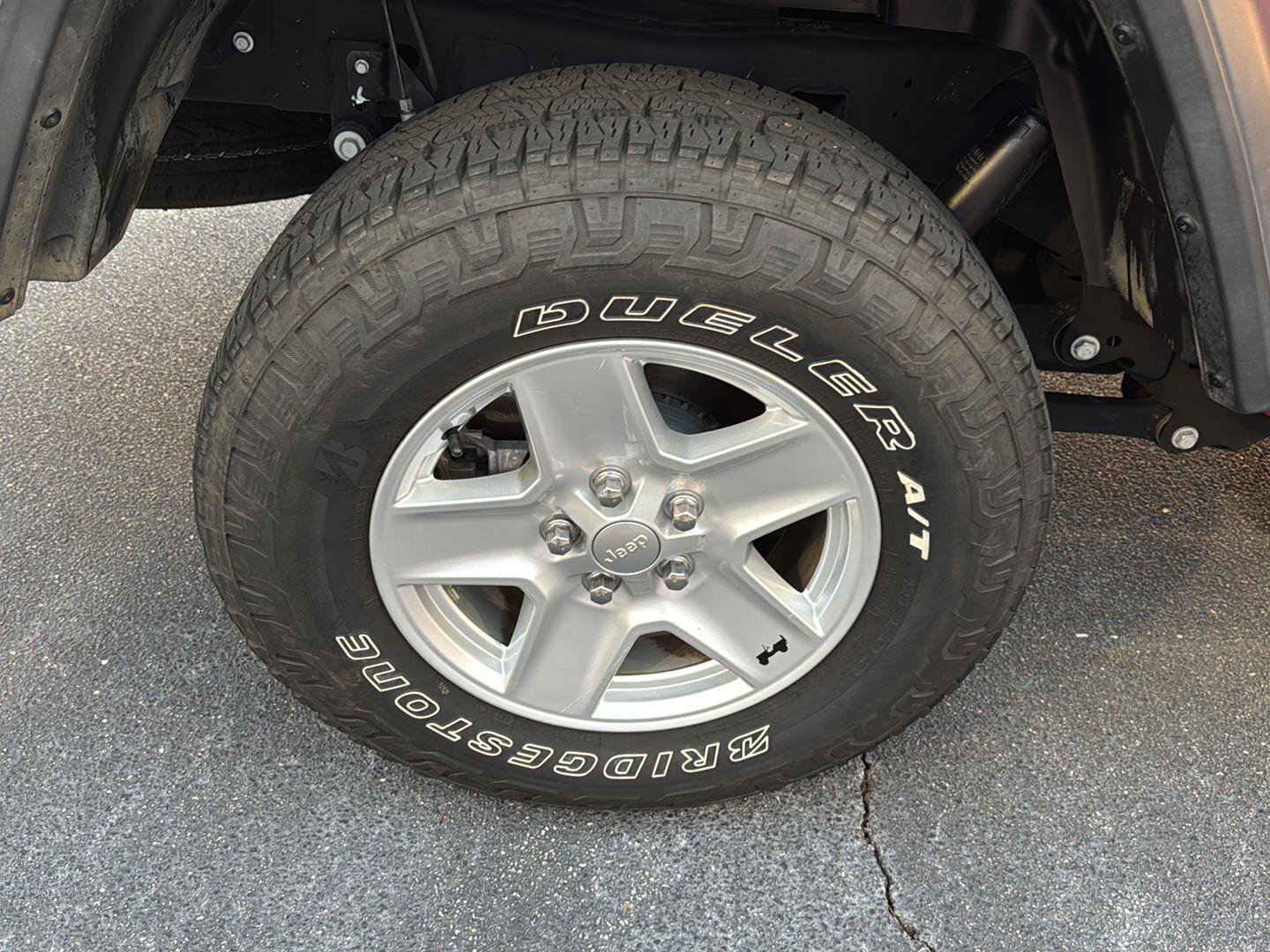 Used 2020 Jeep Gladiator Sport w/ Quick Order Package 24S image 30