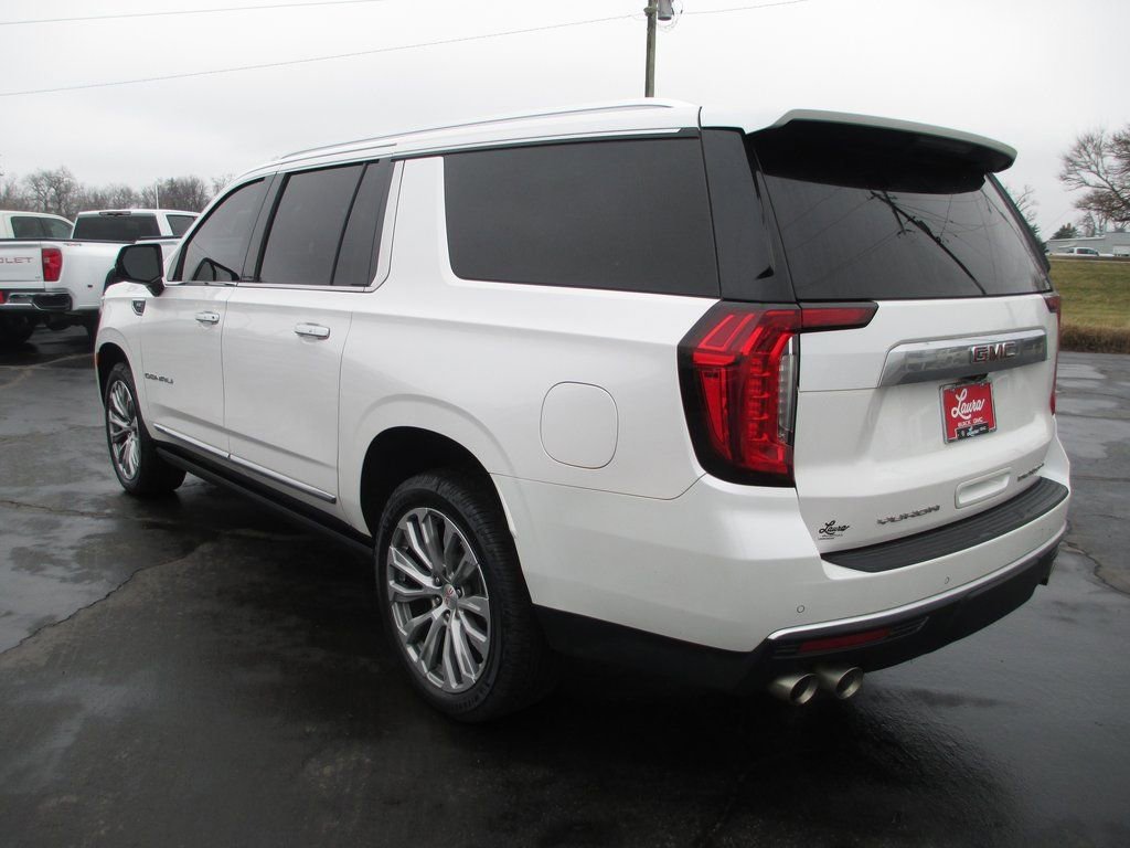 Used 2021 GMC Yukon XL Denali w/ Denali Premium Package image 8