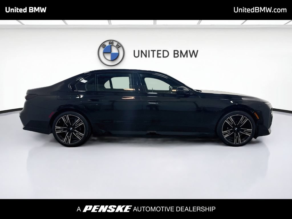 Certified 2025 BMW 740i w/ Premium Package RWD image 4