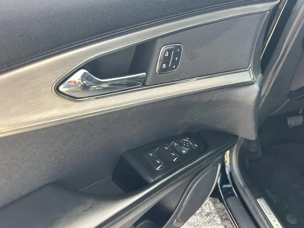 Used 2018 Lincoln MKX Premiere FWD image 17