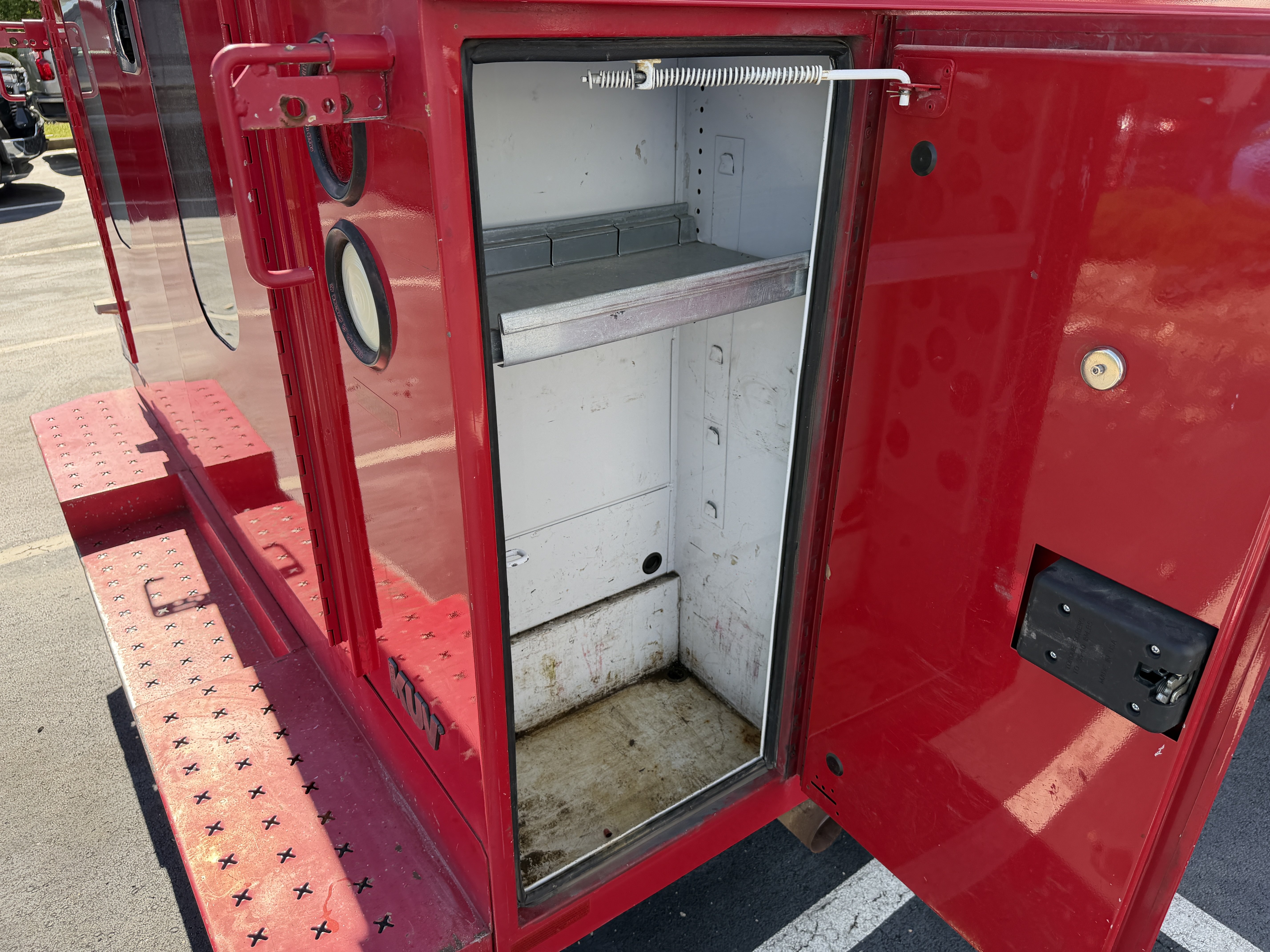 Used 2014 Ford E-350 and Econoline 350 Super Duty w/ Power Windows & Locks Group RWD image 16