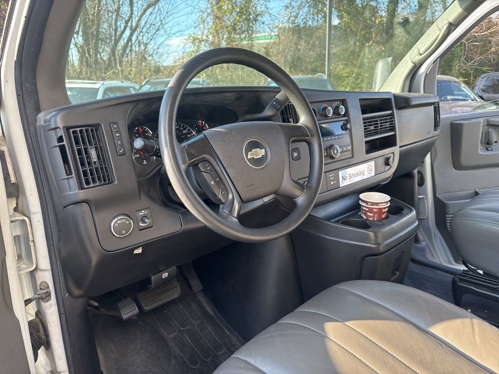 Used 2010 Chevrolet Express 3500 Extended image 10