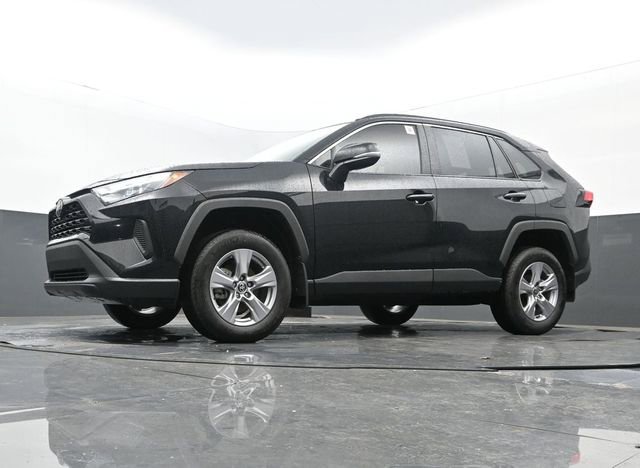 Used 2025 Toyota RAV4 XLE w/ Convenience Package image 27