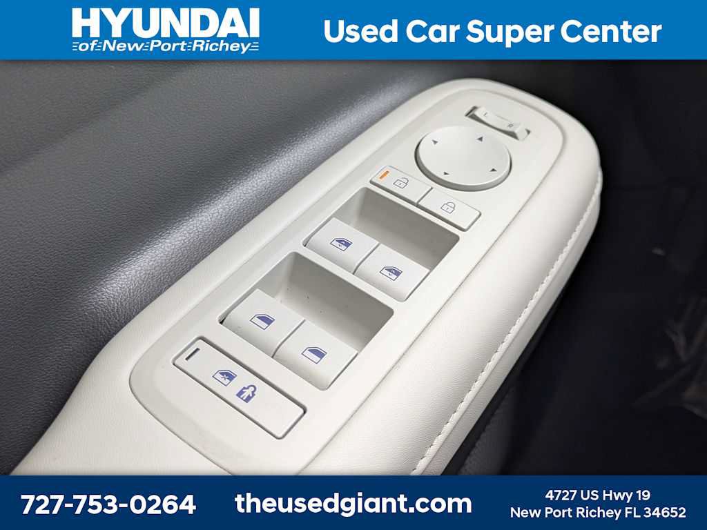 Used 2025 Hyundai Santa Fe SEL FWD image 33