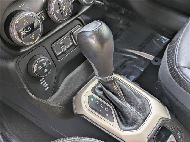 Used 2017 Jeep Renegade Trailhawk AWD/4WD image 12