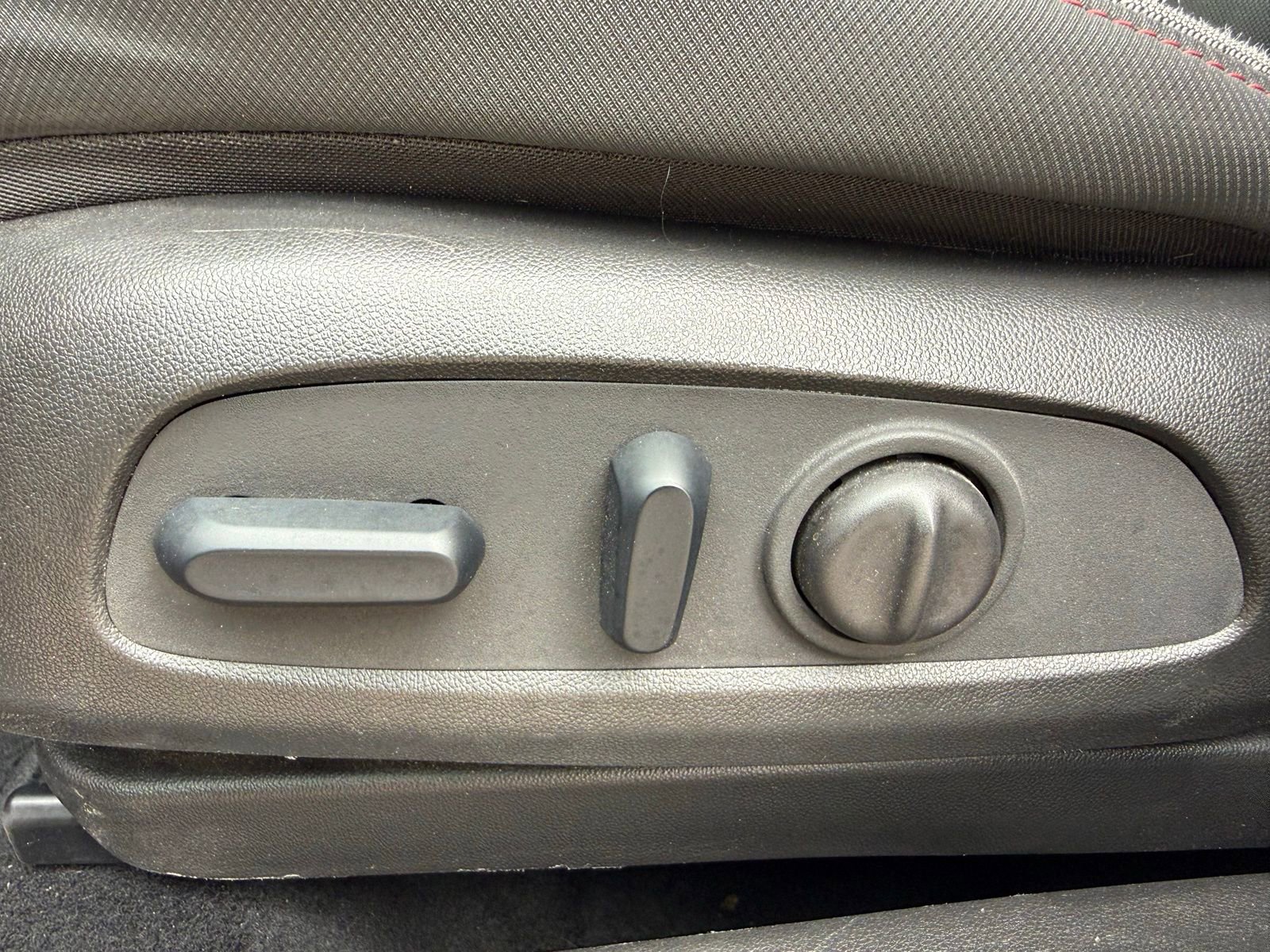 Used 2023 Chevrolet TrailBlazer RS w/ Convenience Package image 32