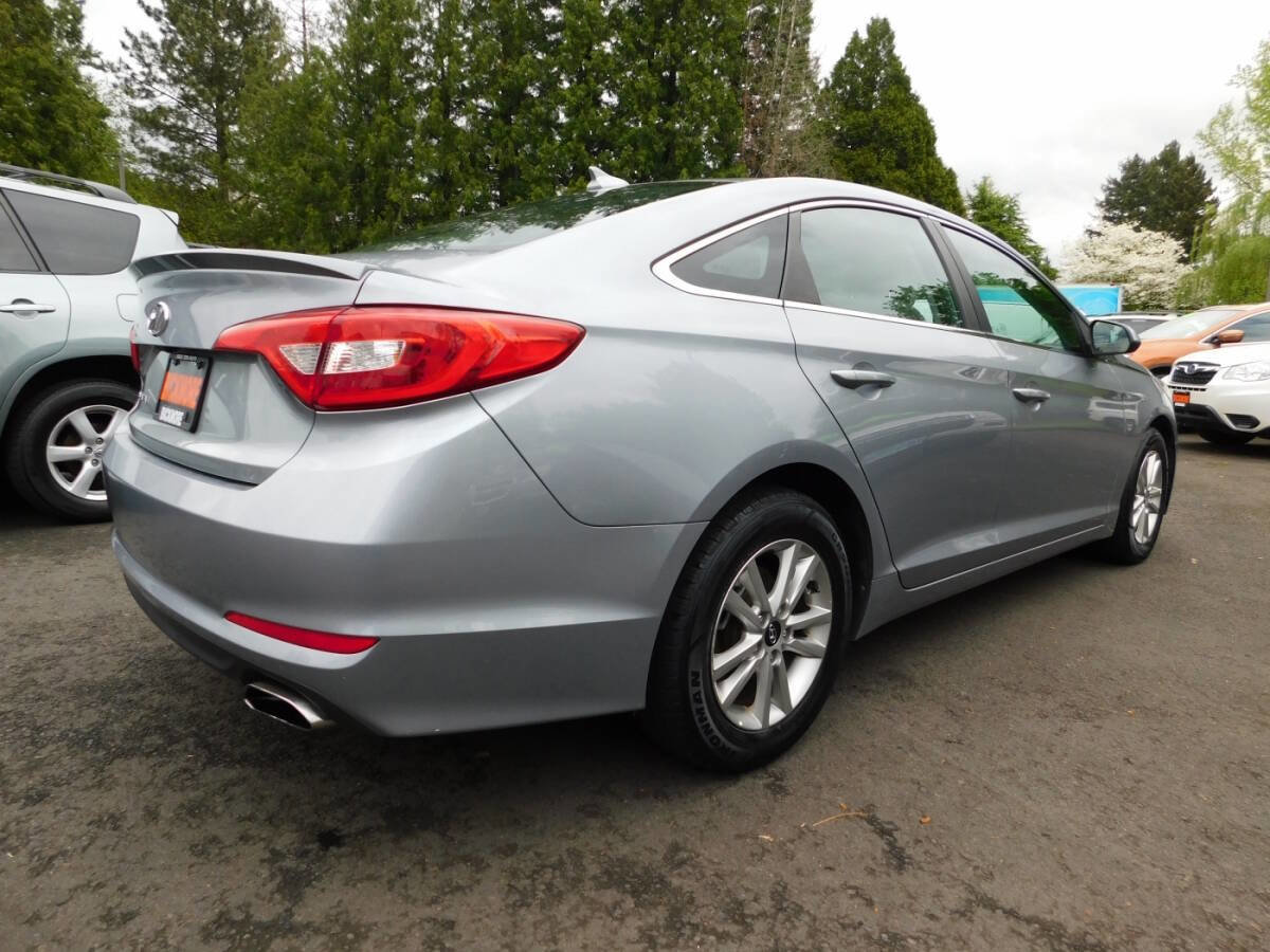 Used 2016 Hyundai Sonata SE FWD image 2