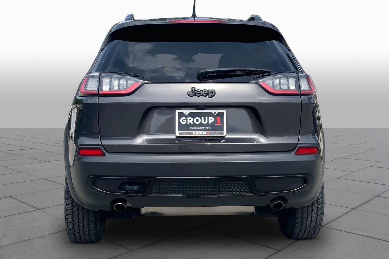 Used 2022 Jeep Cherokee Latitude w/ Sun & Sound Group AWD/4WD image 5
