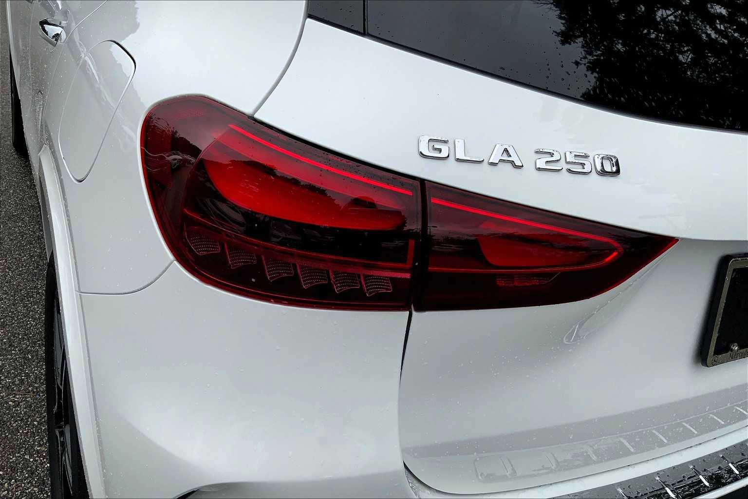 New 2026 Mercedes-Benz GLA 250 4MATIC image 18