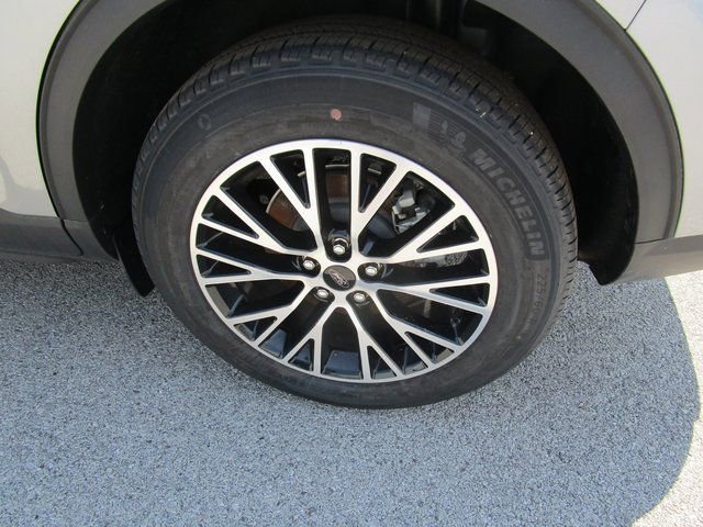 New 2024 Ford Escape SE w/ PHEV Premium Package image 9