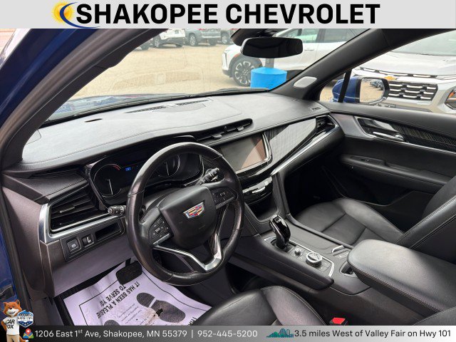 Used 2023 Cadillac XT6 Premium Luxury AWD/4WD image 4