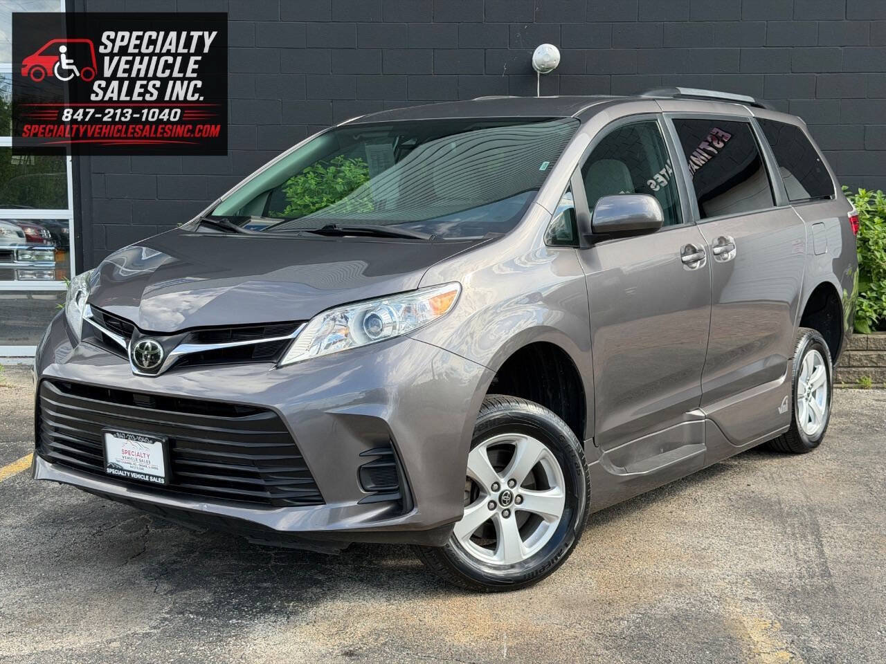 Used 2018 Toyota Sienna LE FWD image 5