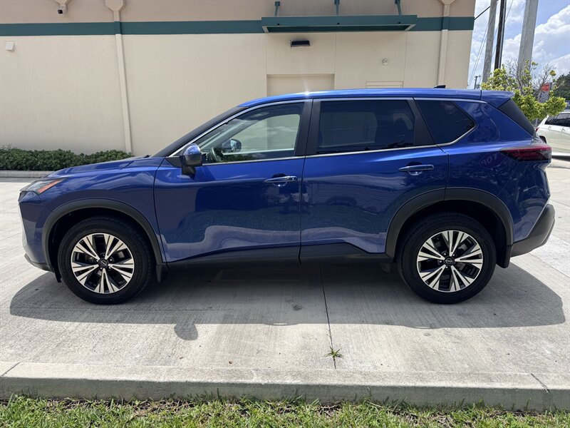 Used 2023 Nissan Rogue SV FWD image 8