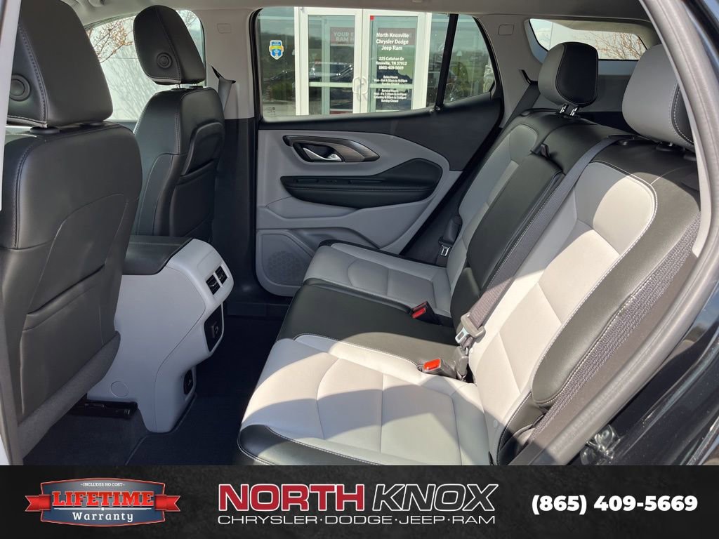 Used 2024 GMC Terrain SLT image 12