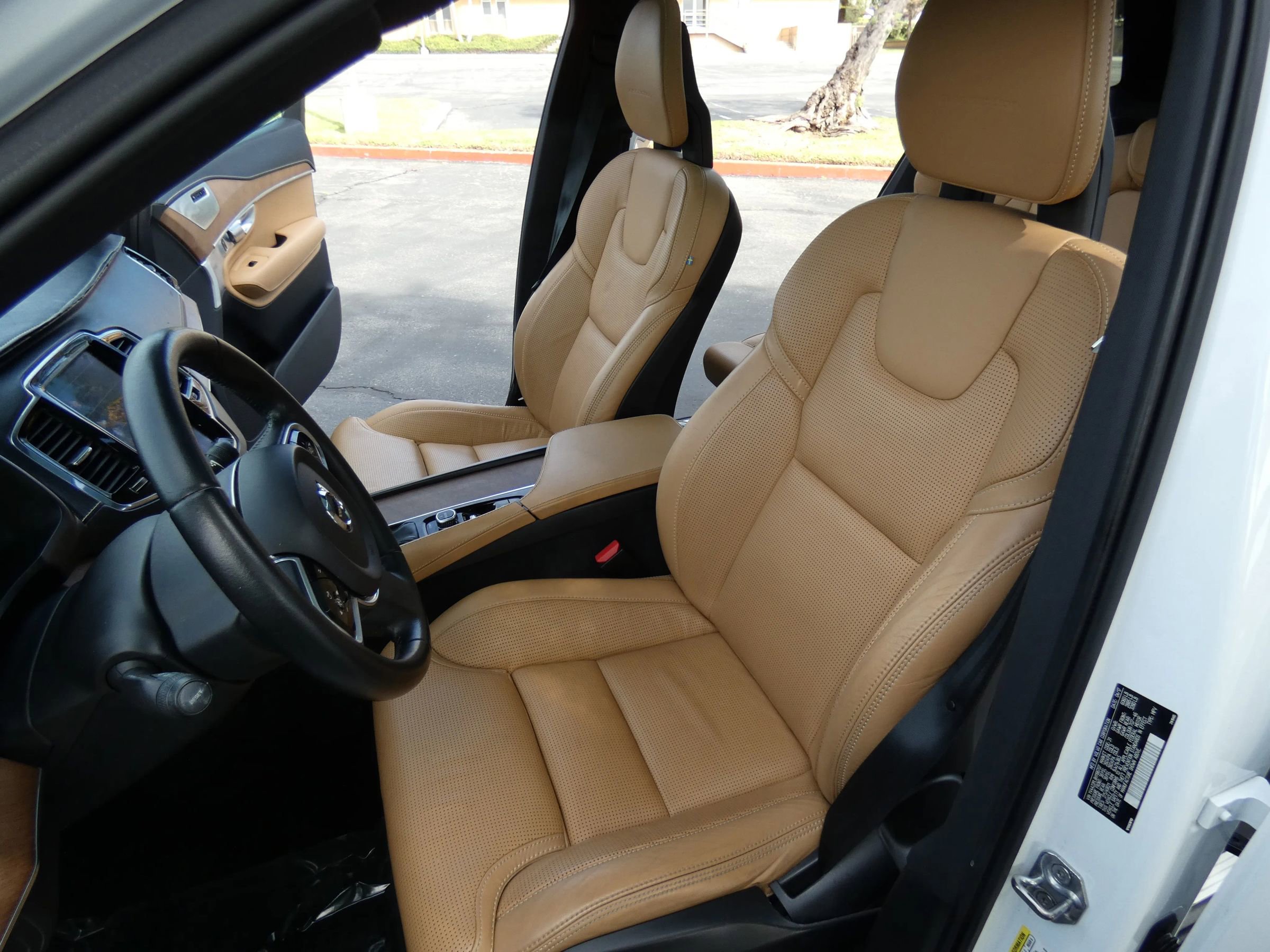 Used 2017 Volvo XC90 T6 Inscription w/ Vision Package image 73