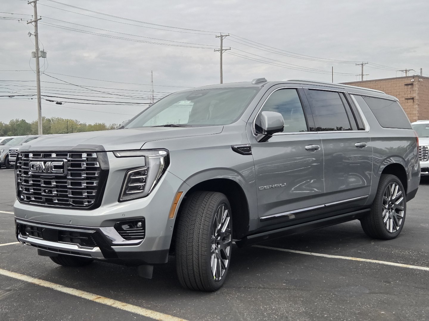 New 2027 GMC Yukon XL Denali Ultimate w/ LPO, Floor Liner Package AWD/4WD image 16
