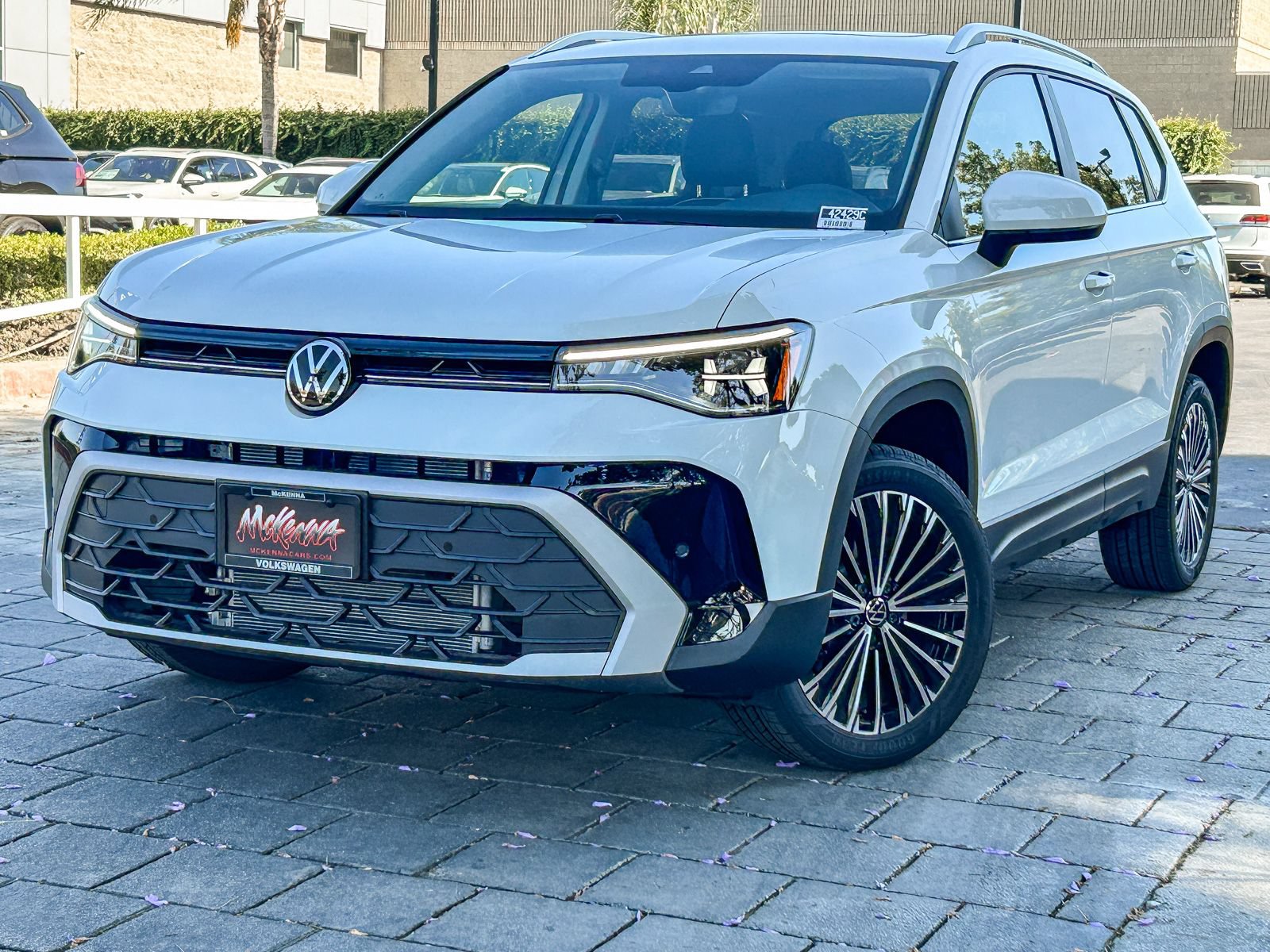 New 2026 Volkswagen Taos SE FWD image 1
