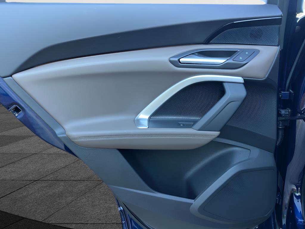 Used 2025 Audi Q5 Premium w/ Convenience Package image 11