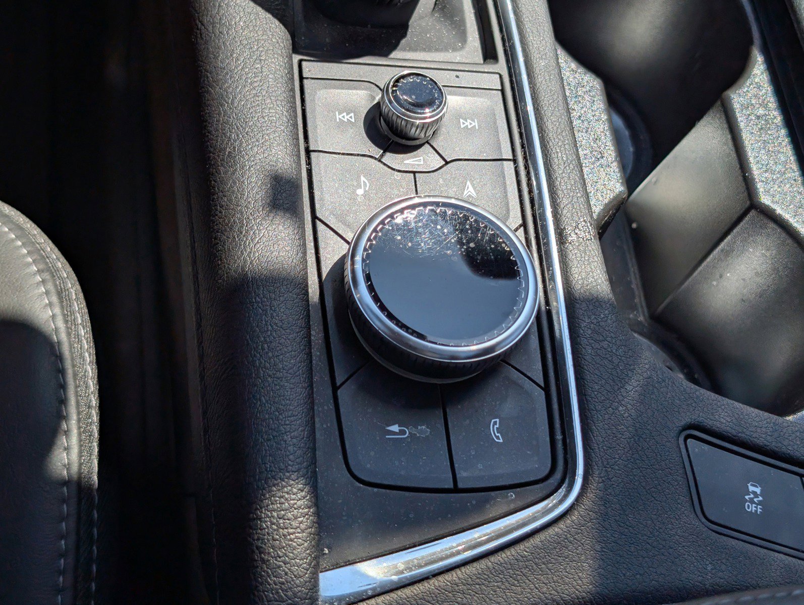 Used 2023 Cadillac XT6 Sport w/ Technology Package AWD/4WD image 29