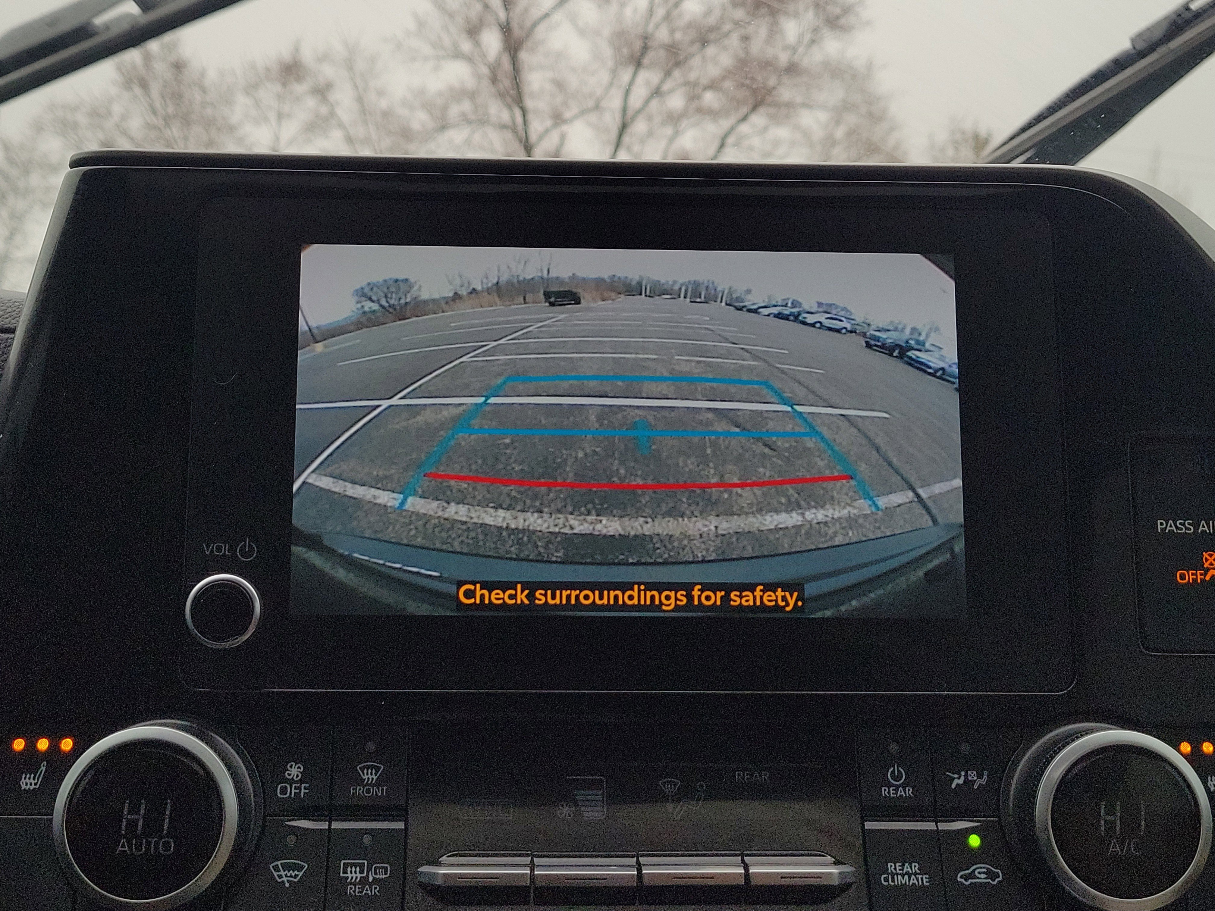 Used 2024 Toyota Highlander XLE image 32