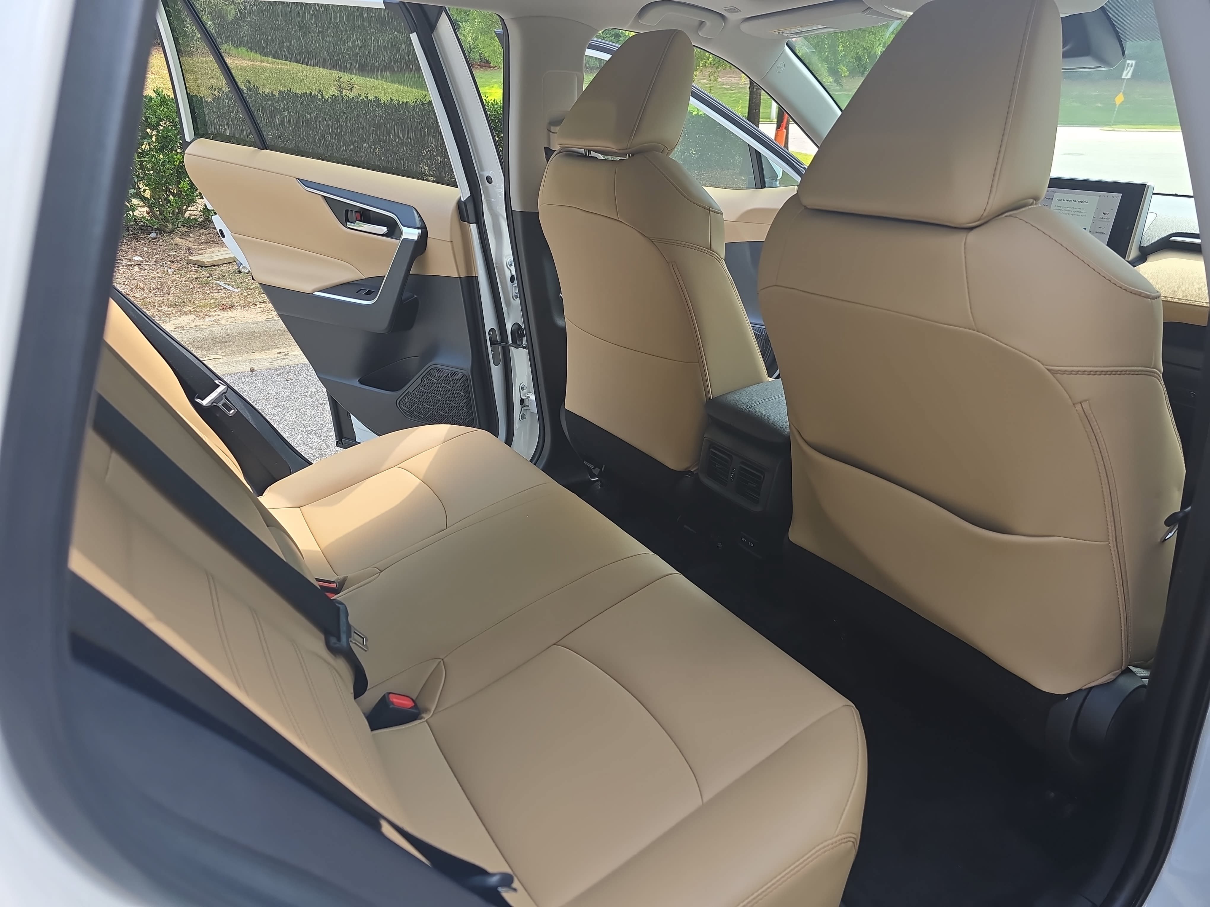 Used 2025 Toyota RAV4 XLE Premium FWD image 11