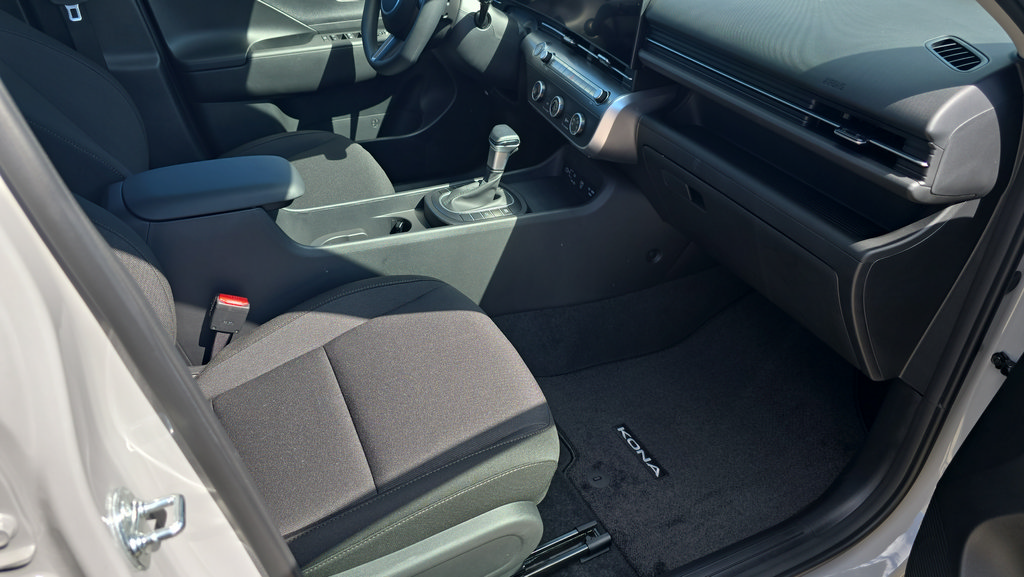 New 2027 Hyundai Kona SE AWD/4WD image 13