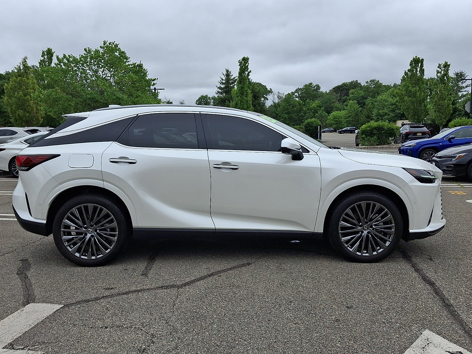 Certified 2025 Lexus RX 450h AWD w/ Convenience Package image 8
