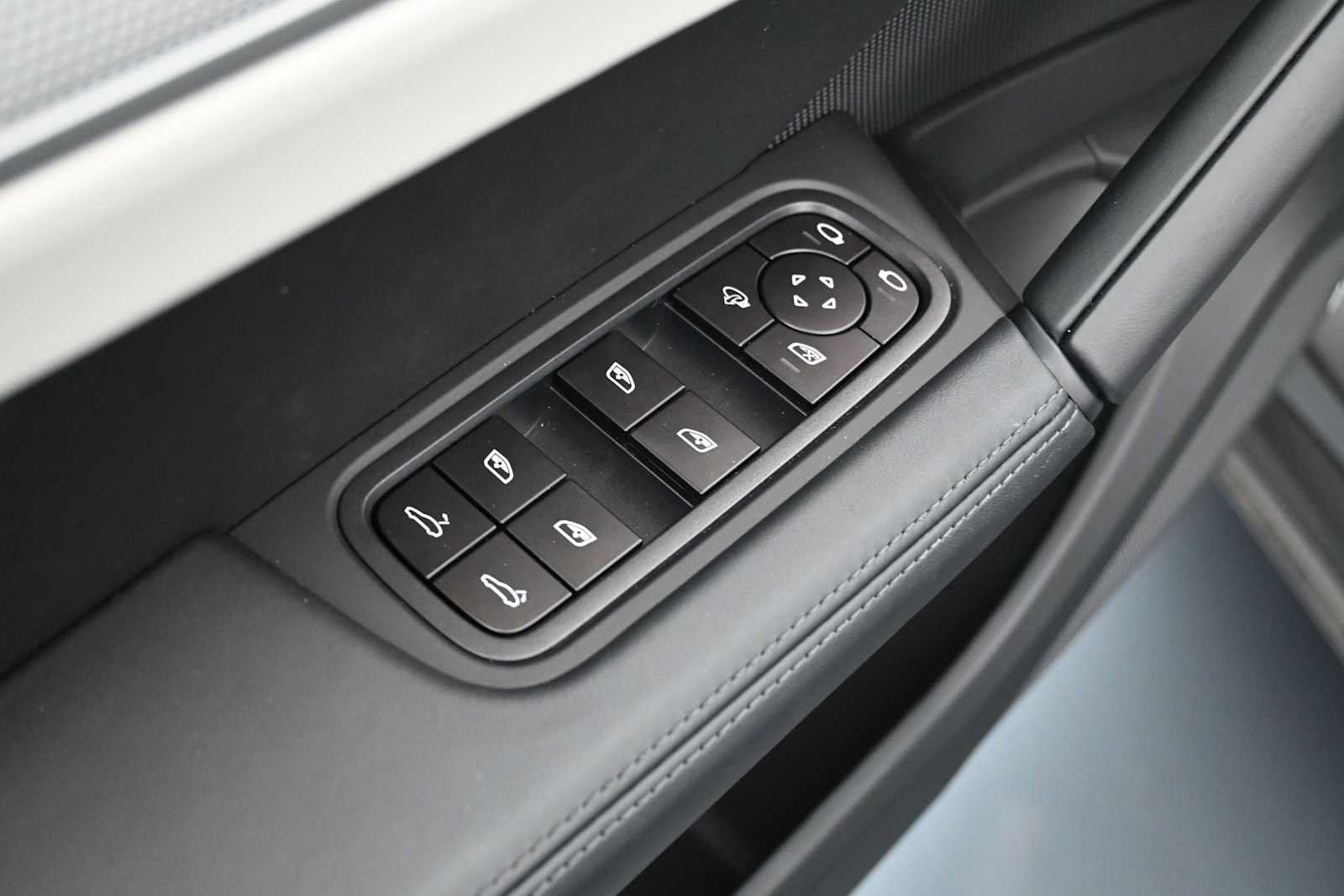 New 2026 Porsche Cayenne S AWD/4WD image 8
