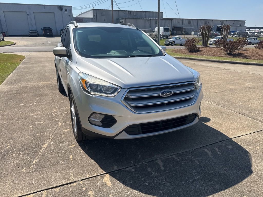 Used 2019 Ford Escape SEL image 2