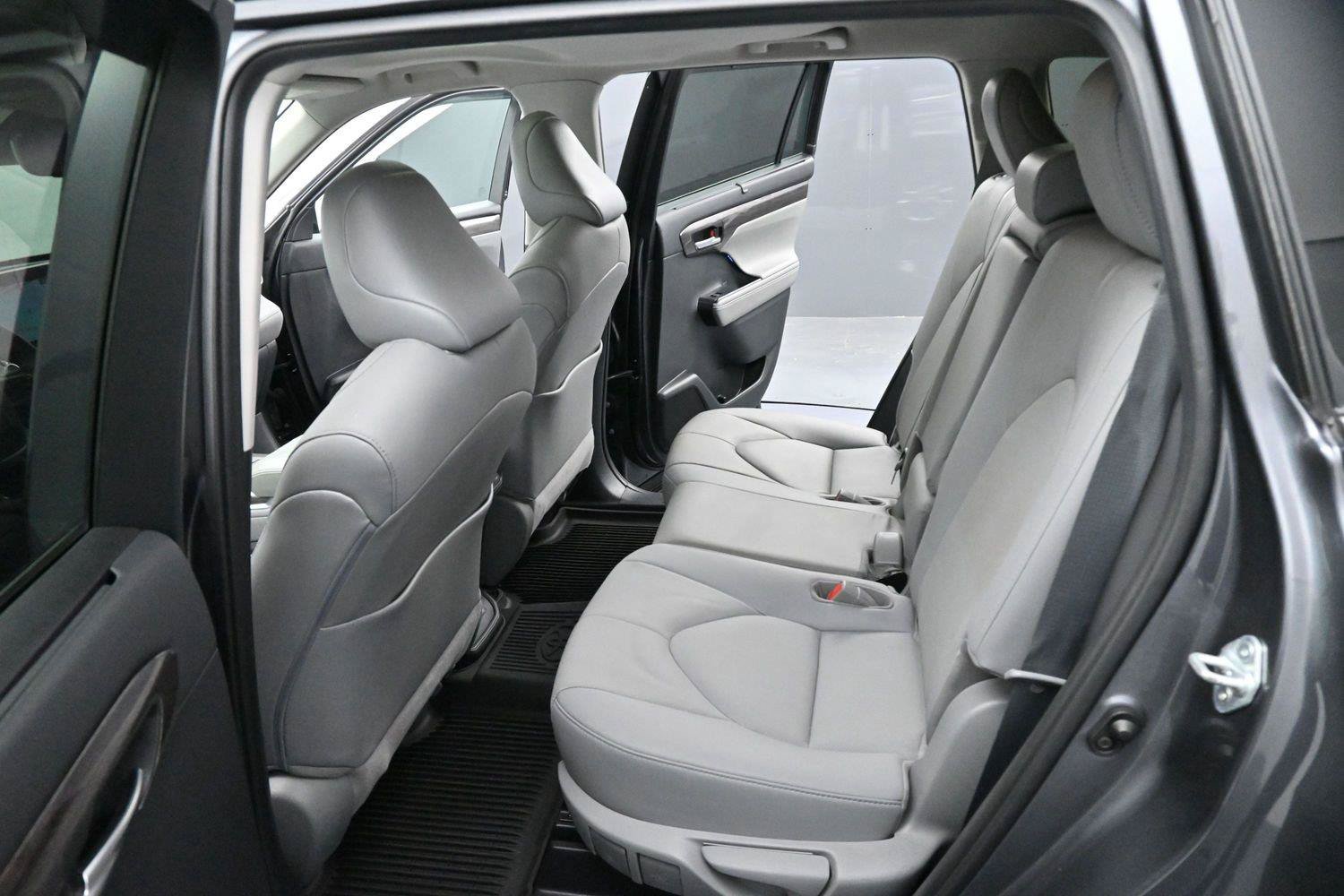 Used 2021 Toyota Highlander Limited AWD/4WD image 30
