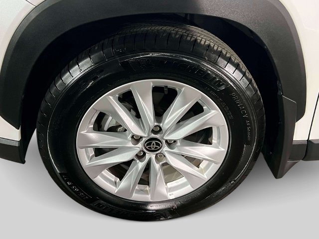 Used 2023 Toyota Corolla Cross LE w/ Moonroof Package AWD/4WD image 6