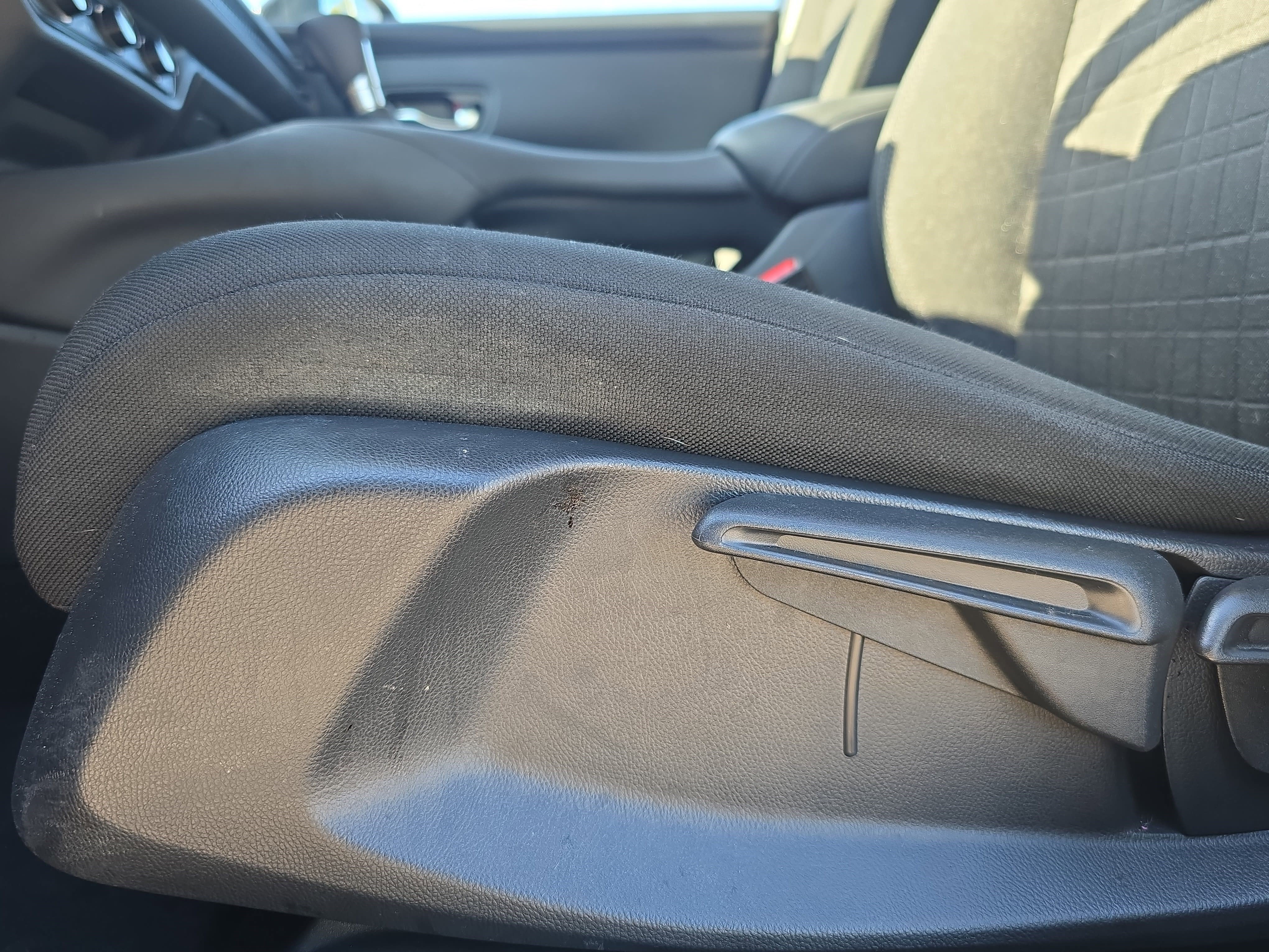 Used 2023 Honda HR-V LX image 29