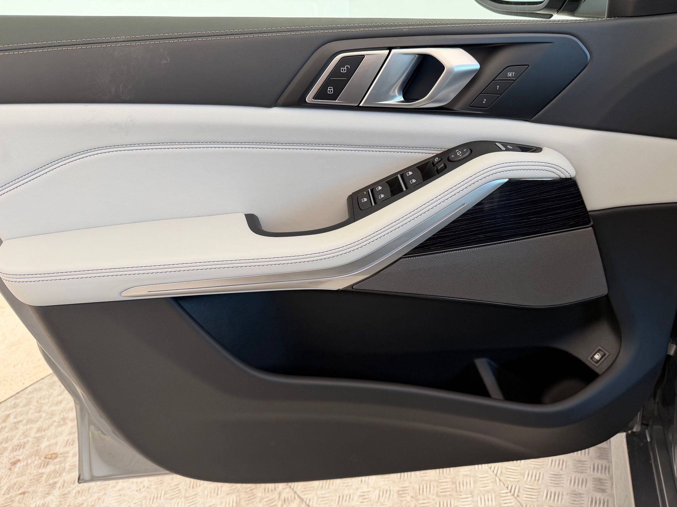 New 2026 BMW X5 xDrive50e w/ M Sport Package image 12