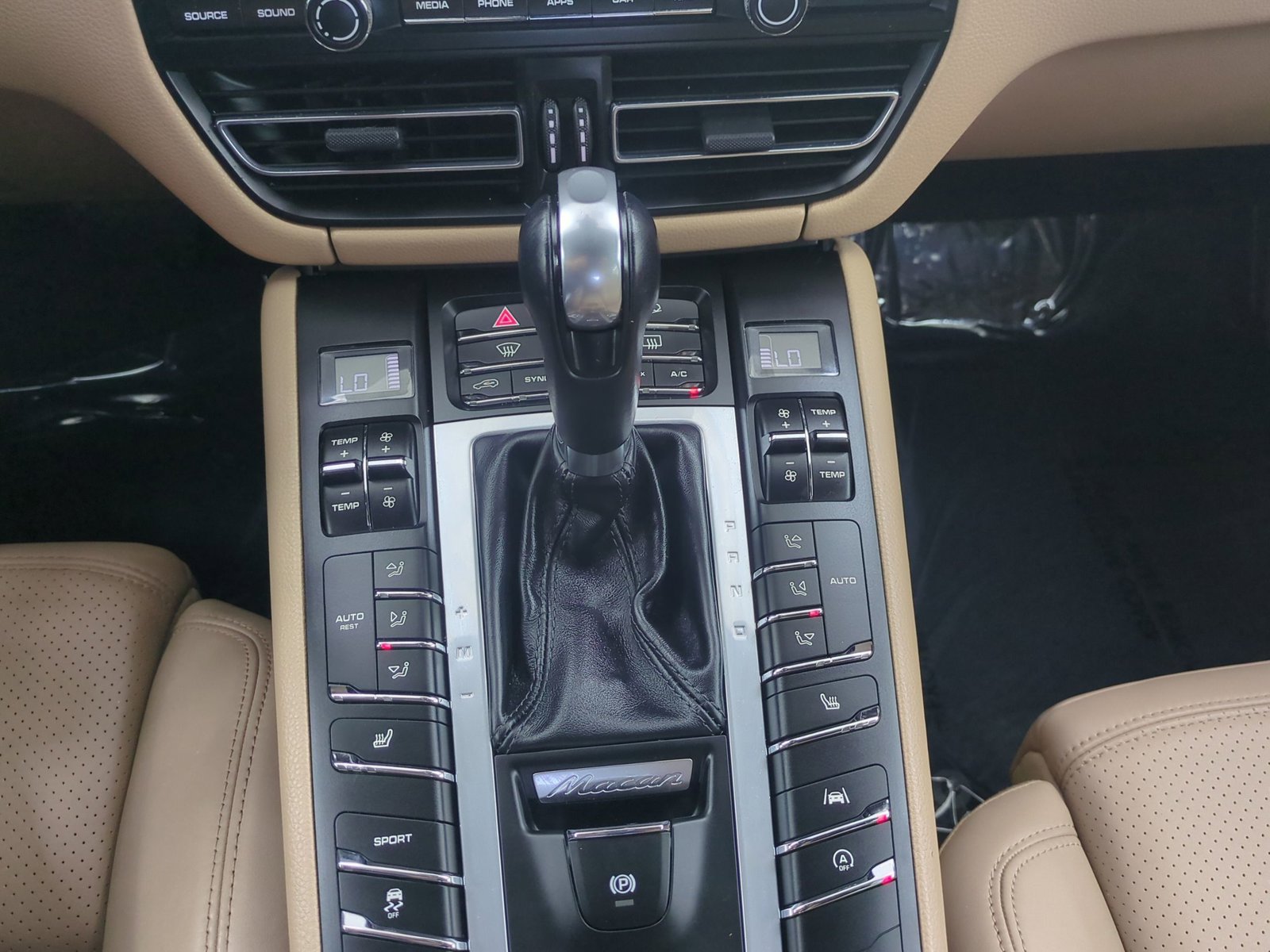 Certified 2020 Porsche Macan AWD/4WD image 13