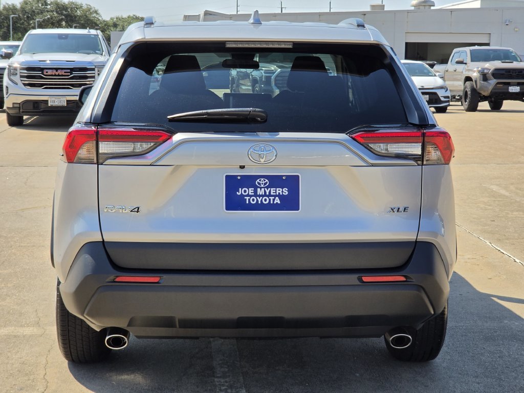 Used 2025 Toyota RAV4 XLE FWD image 8