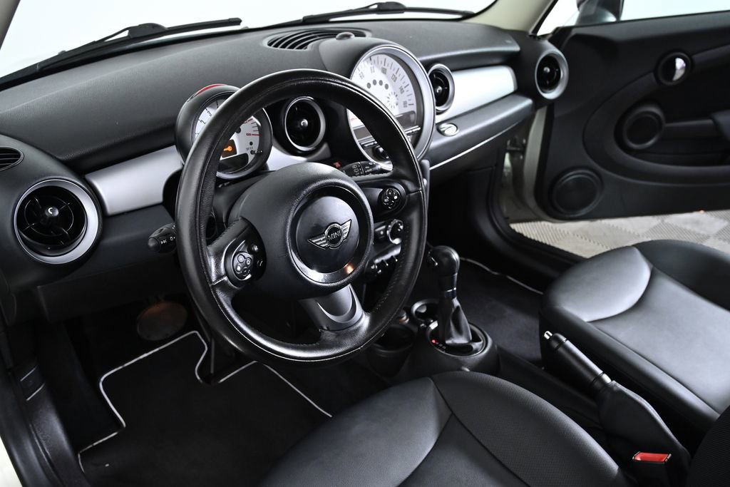 Used 2011 MINI Cooper Hardtop FWD image 11