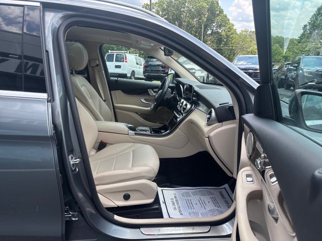 Used 2021 Mercedes-Benz GLC 300 4MATIC image 48