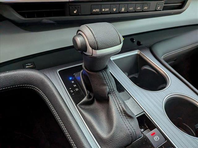 Used 2025 Toyota Sienna XLE w/ XLE Plus Package image 12