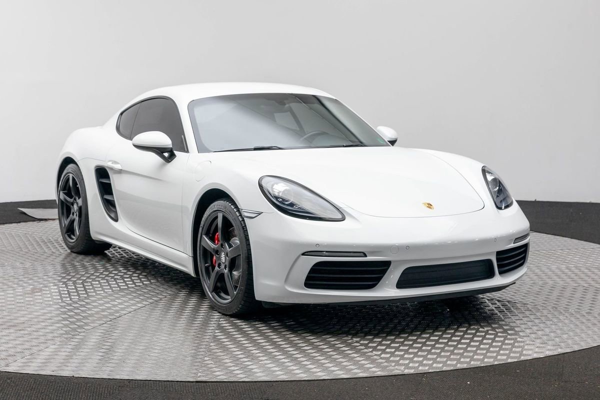 Used 2018 Porsche 718 Cayman image 4