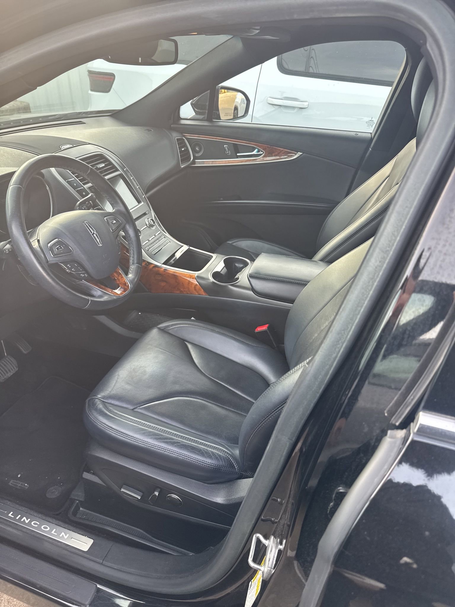 Used 2016 Lincoln MKX Reserve w/ Technology Package image 10