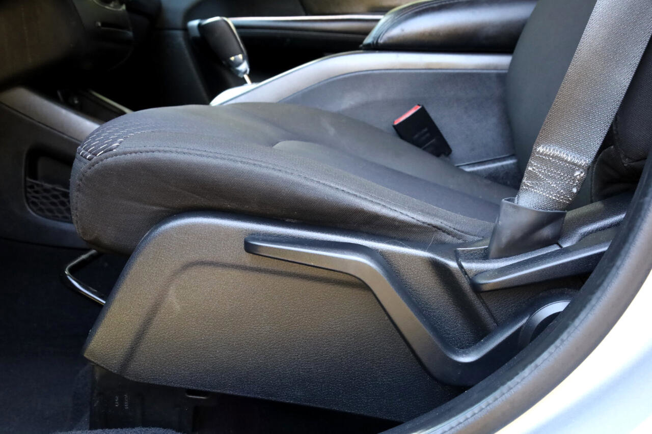 Used 2020 Dodge Journey SE w/ Blacktop Package image 31