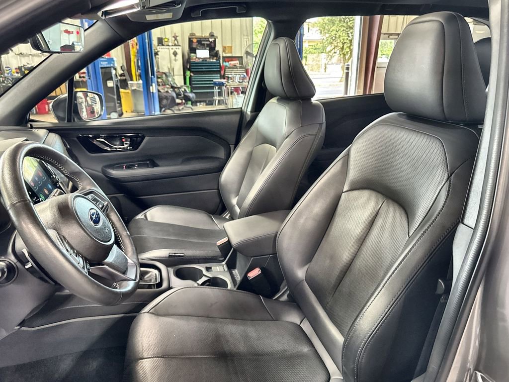 Used 2025 Subaru Forester Limited AWD/4WD image 12