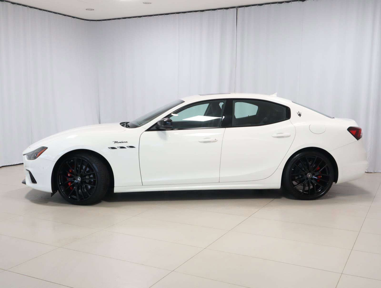 Used 2024 Maserati Ghibli Modena Q4 image 2