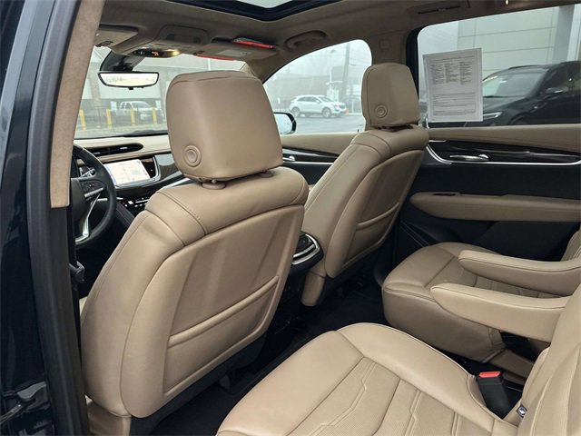 Used 2024 Cadillac XT6 Sport w/ Platinum Package image 32